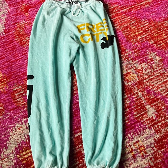 FreeCity sweatpants - Picture 4 of 10